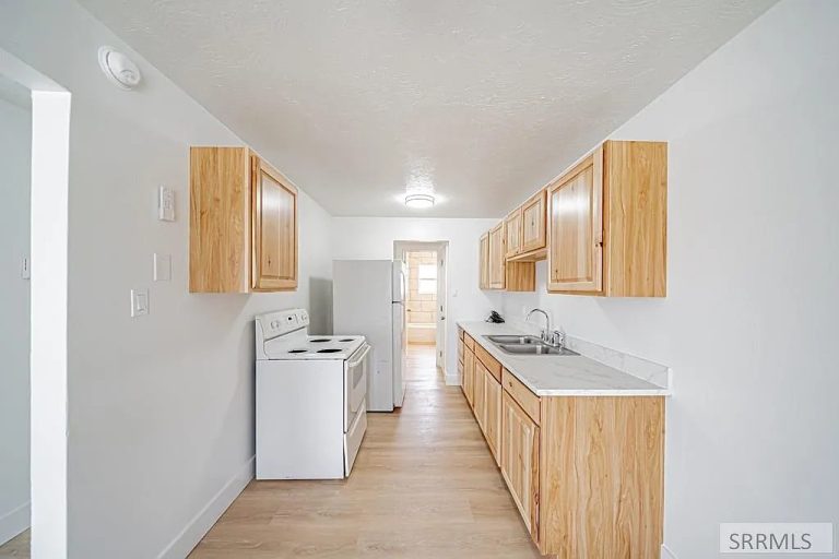 675 Holbrook Dr, Idaho Falls ID 83401