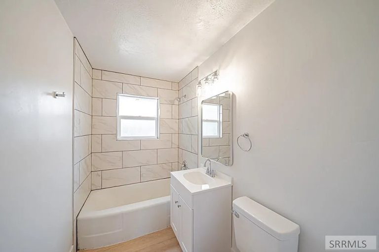 675 Holbrook Dr, Idaho Falls ID 83401
